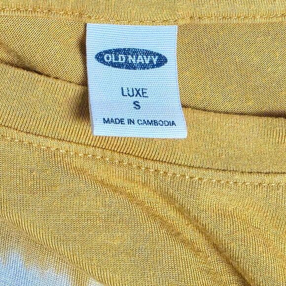 Old Navy Luxe S Mustard Tie Dye Soft Stretch Tee - Picture 4 of 6